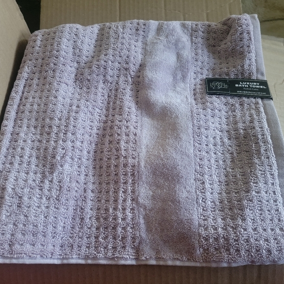 Lavender NWT 30x58 Inch Hotel Style Luxury Turkish Cotton Bath Towels Plush - Picture 2 of 2